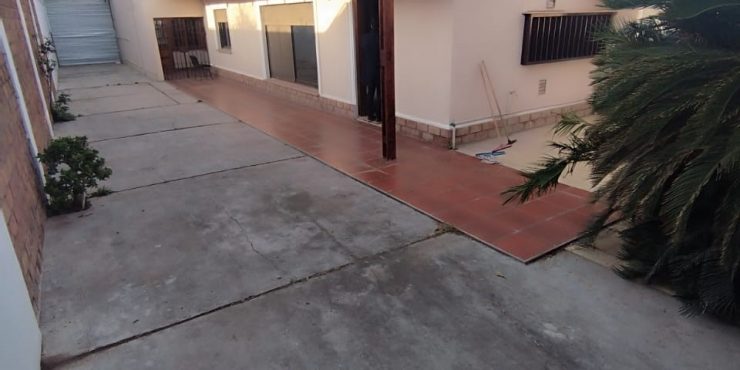 Juan Molina 437-Casa con gran deposito en VENTA